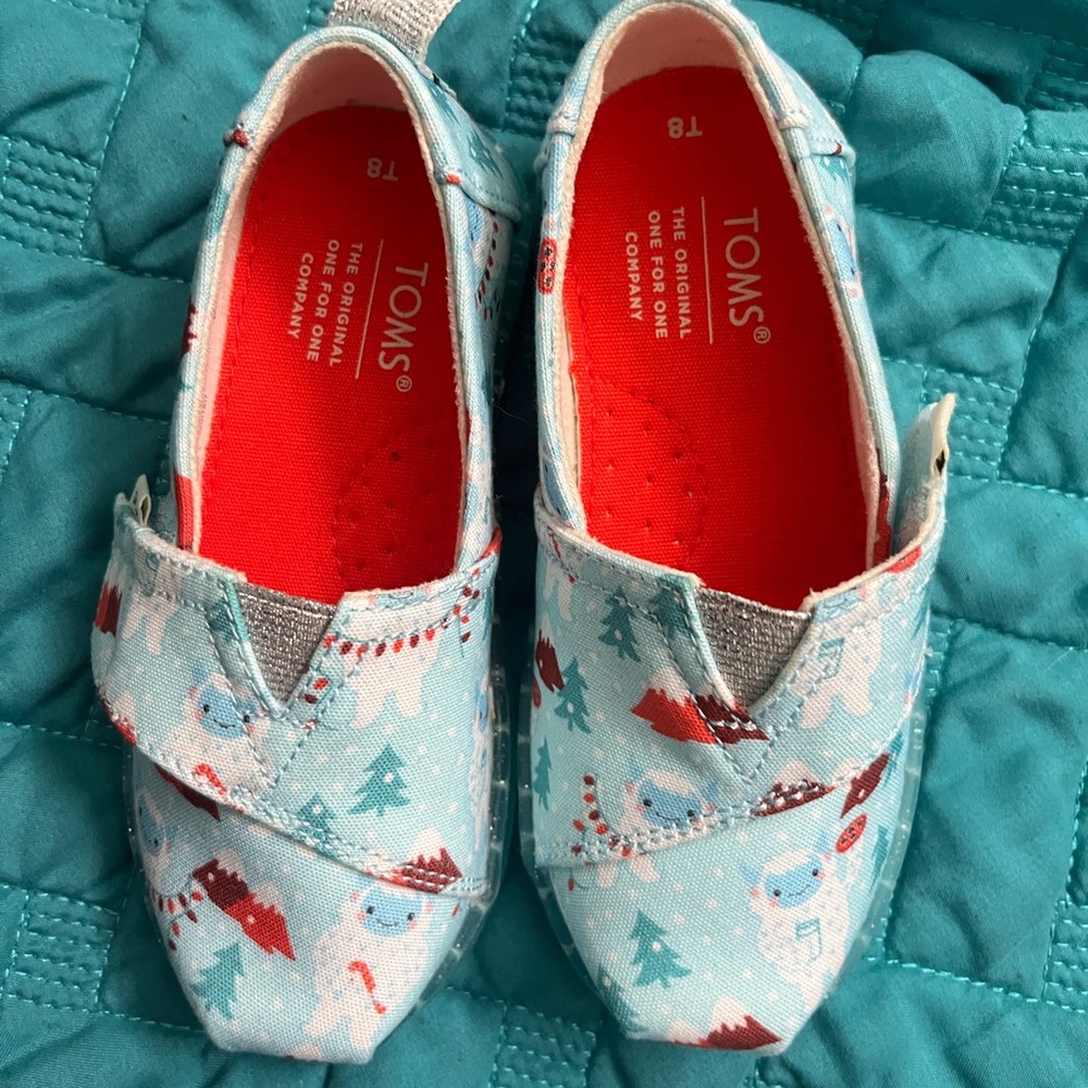 TOMS Kids 8 T
